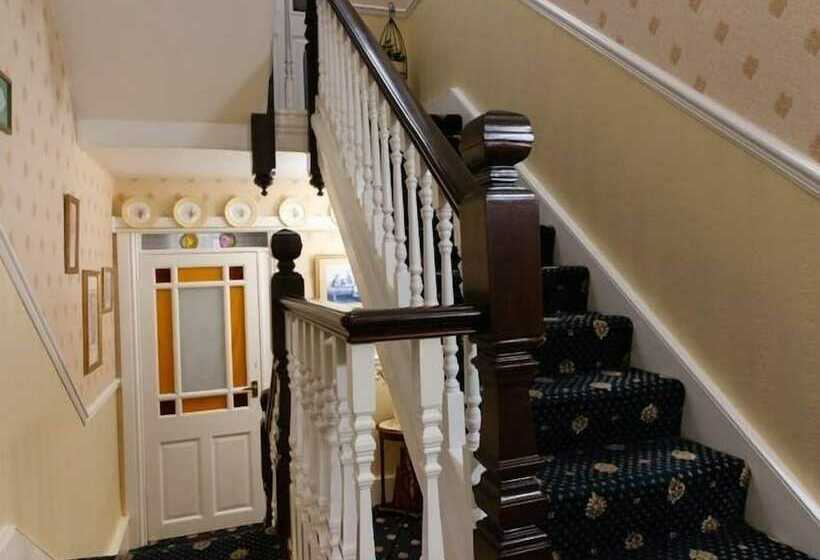 تختخواب و صبحانه Crescent Lodge Guest House