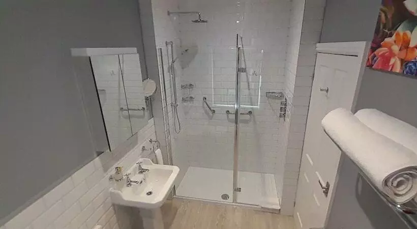 Aamiaismajoitus (B&B) Crescent Lodge Guest House