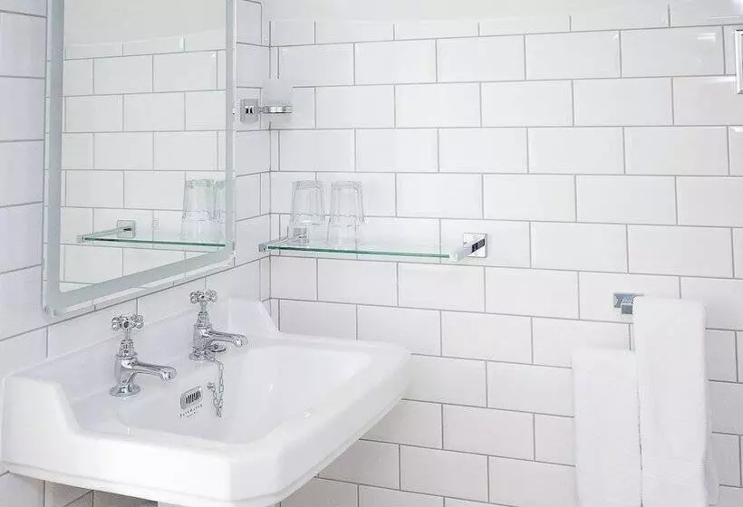 Aamiaismajoitus (B&B) Crescent Lodge Guest House