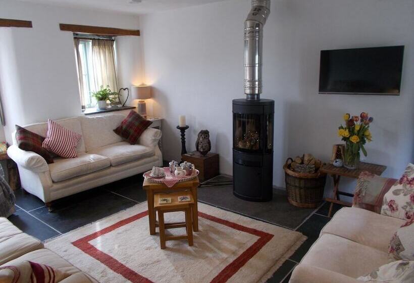 민박 The Barn At Collacott