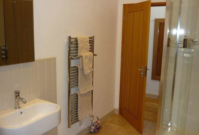 민박 The Barn At Collacott