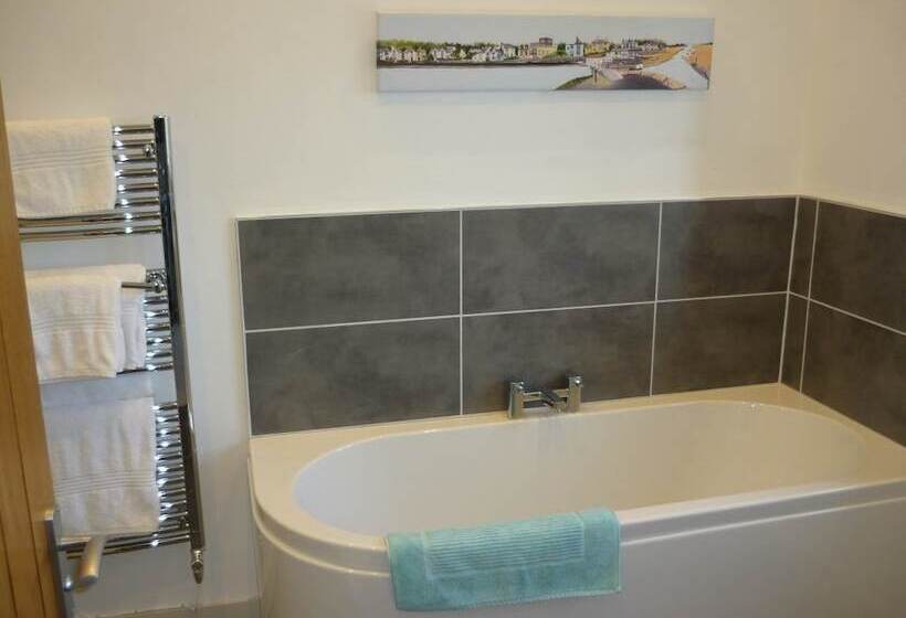 민박 The Barn At Collacott