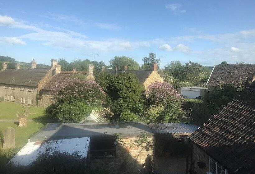 צימר The George Inn