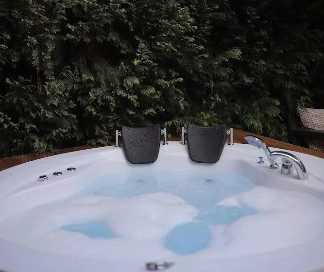 هتل Adesa Bungalow