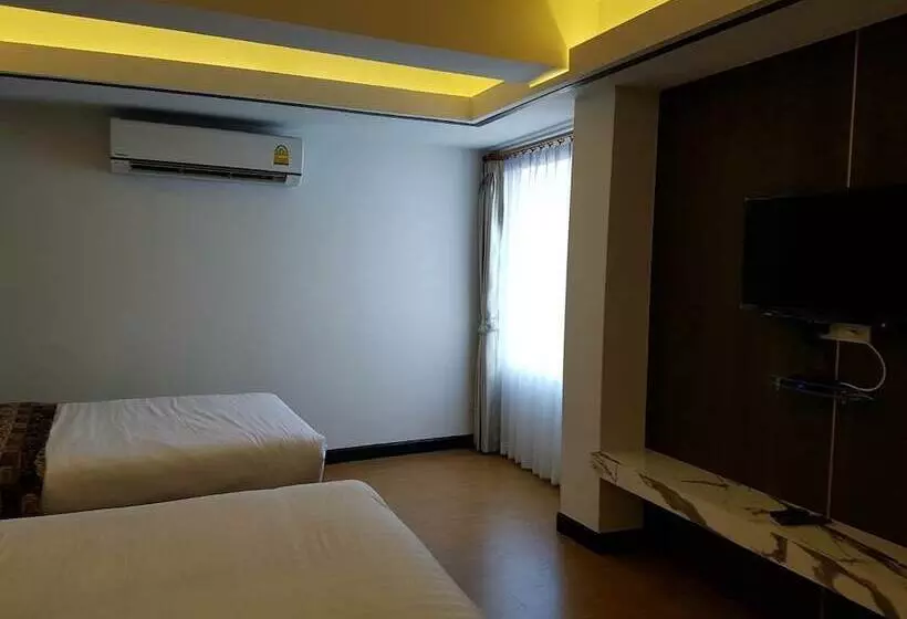 هتل Chorlada Lanna