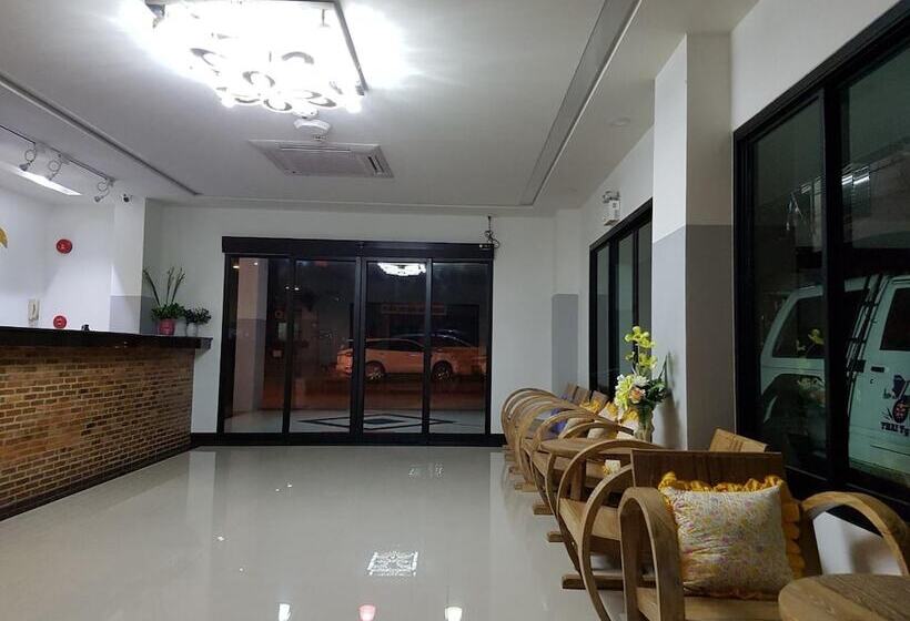 בית מלון כפרי Chorlada Lanna