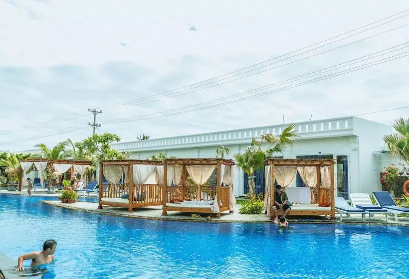 هتل Suoi Tien Hills