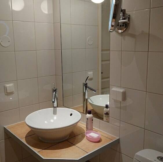 בית מלון כפרי Igma Lodge