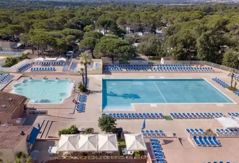 ホテル Parc Saint James Oasis Village