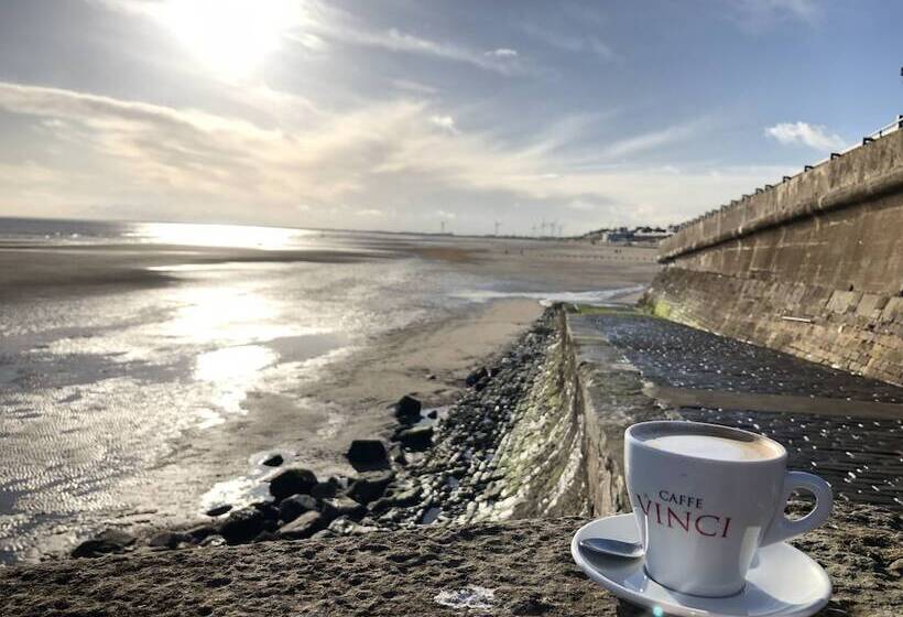 Rags Hotel Bar & Restaurant