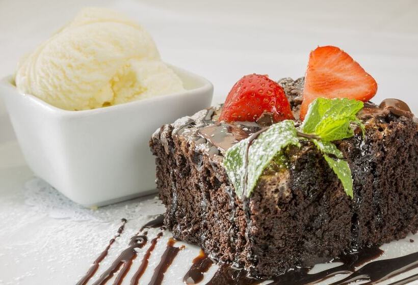 Rags Hotel Bar & Restaurant