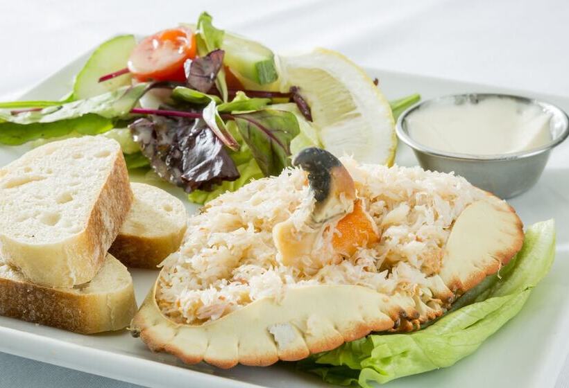 Rags Hotel Bar & Restaurant