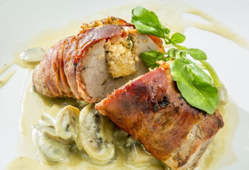 Rags Hotel Bar & Restaurant