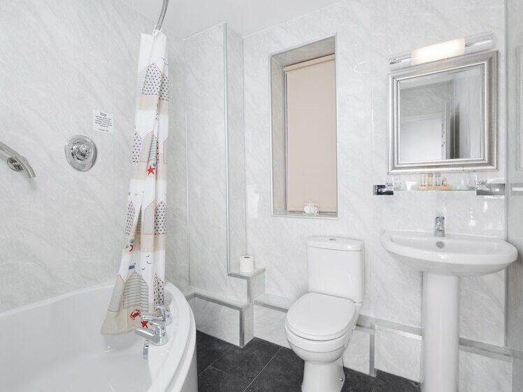 Rags Hotel Bar & Restaurant