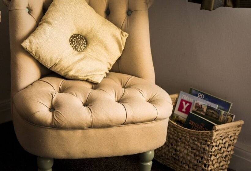 Rags Hotel Bar & Restaurant