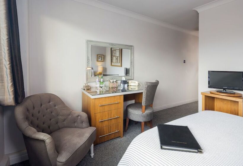 Rags Hotel Bar & Restaurant