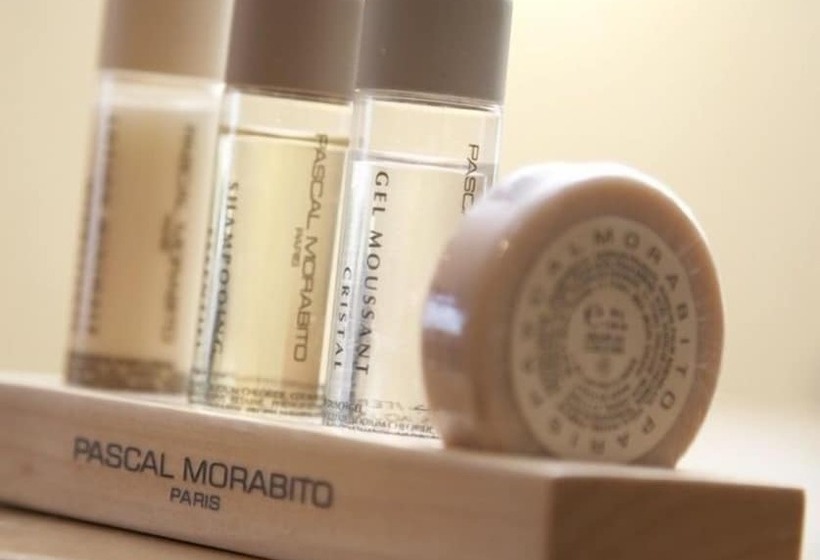 Rags Hotel Bar & Restaurant