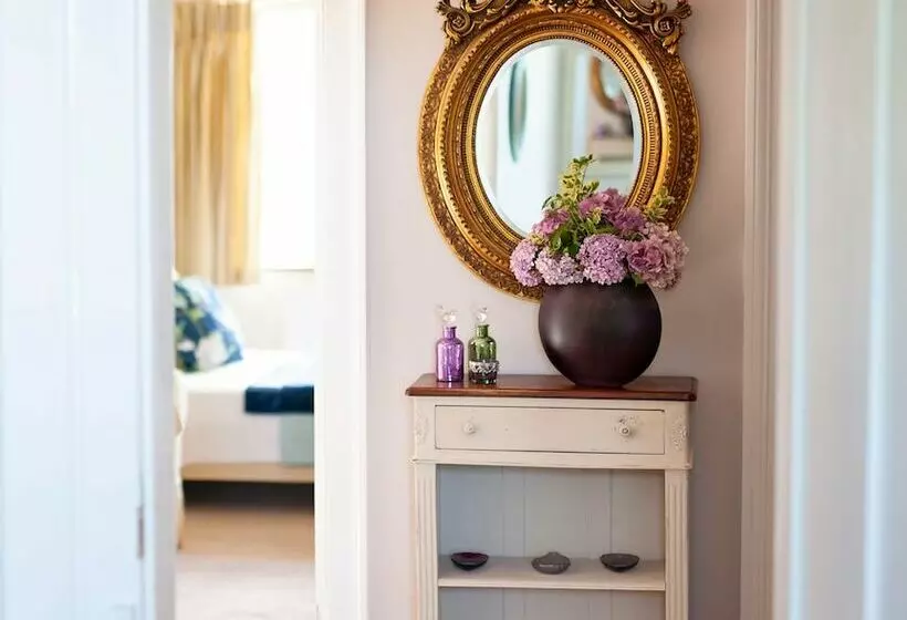 Goss Hall Bed & Breakfast