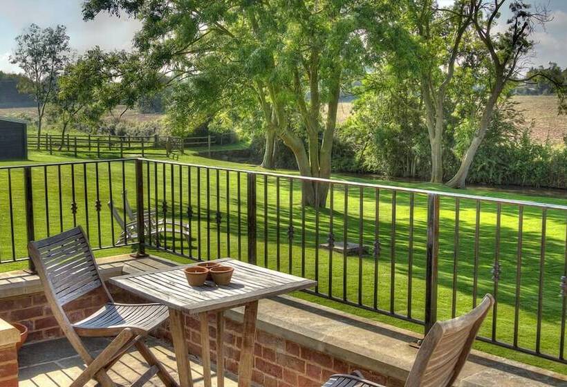 Goss Hall Bed & Breakfast