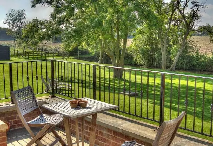 Goss Hall Bed & Breakfast