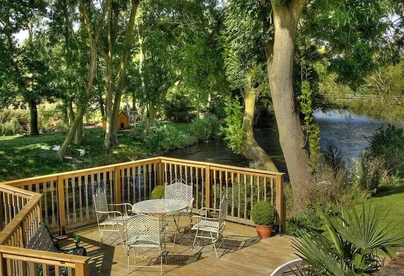 Goss Hall Bed & Breakfast