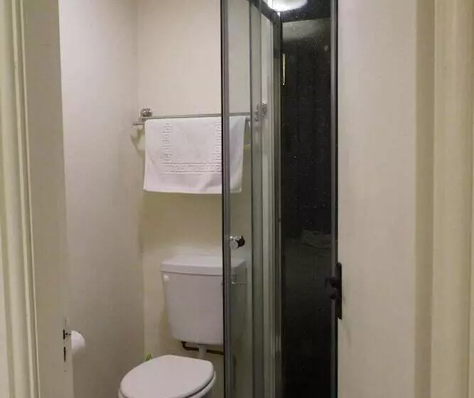 مسافرخانه The Victoria