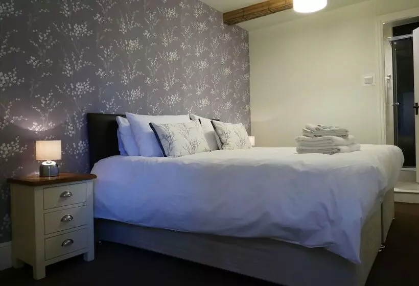 مسافرخانه The Victoria