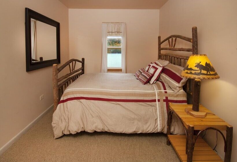 Hotel Cobblescote On The Lake