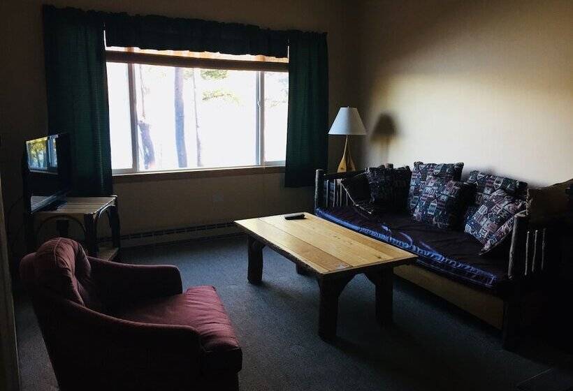 Hotel Cobblescote On The Lake