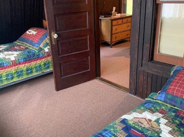 Hotel Cobblescote On The Lake