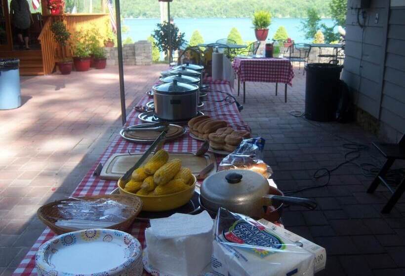 Hotel Cobblescote On The Lake