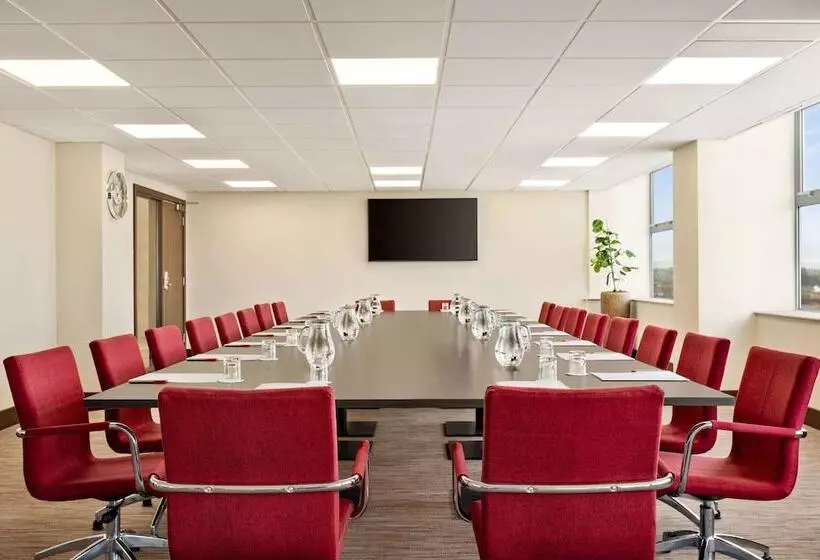 هتل Ramada East Kilbride