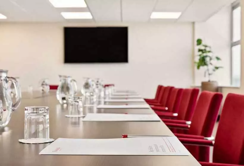 هتل Ramada East Kilbride