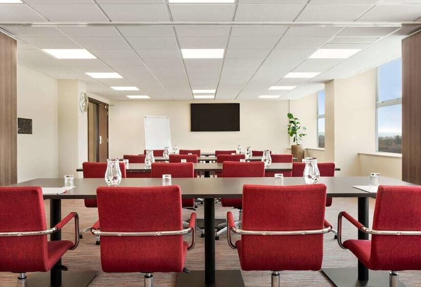 ホテル Ramada East Kilbride