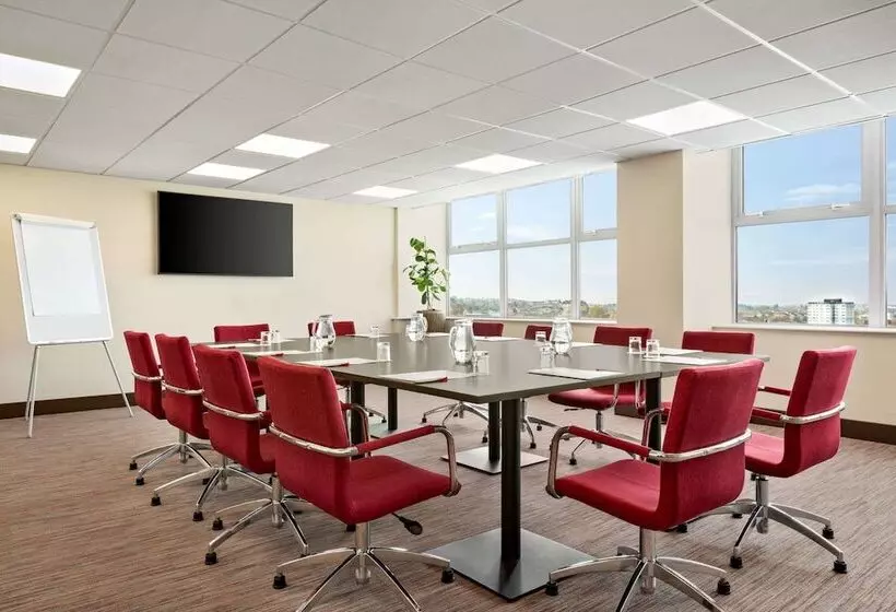 هتل Ramada East Kilbride