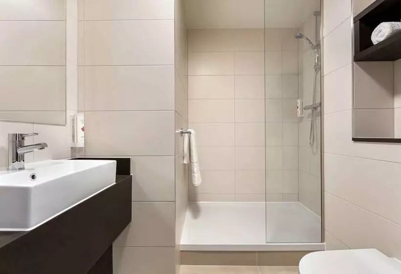 هتل Ramada East Kilbride