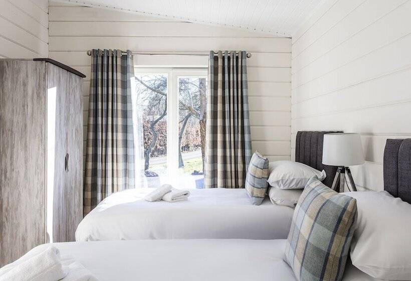 בית מלון כפרי Roydon Marina Village