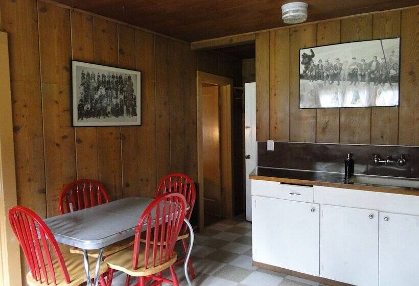 Отель Shakti Cove Cottages