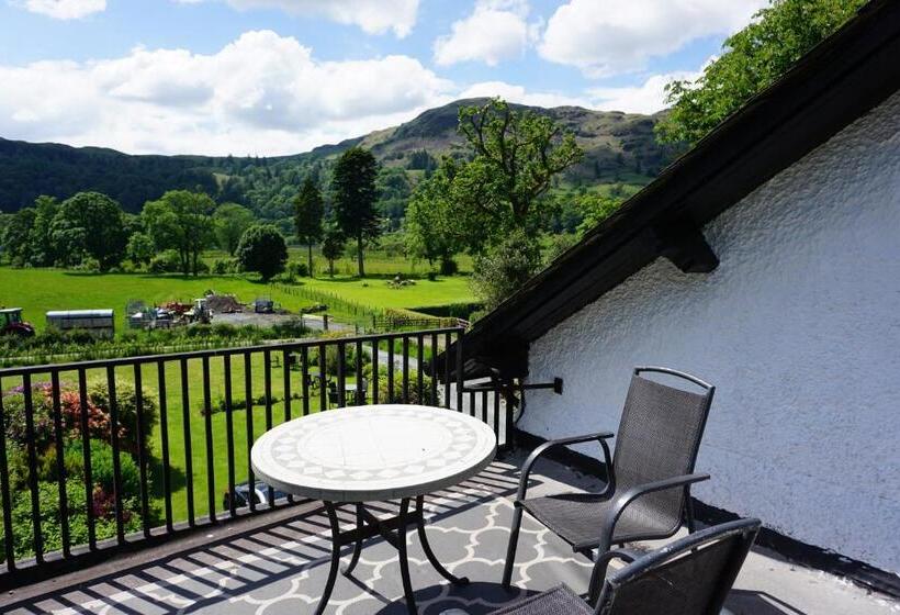 Pensió Lake View Country House