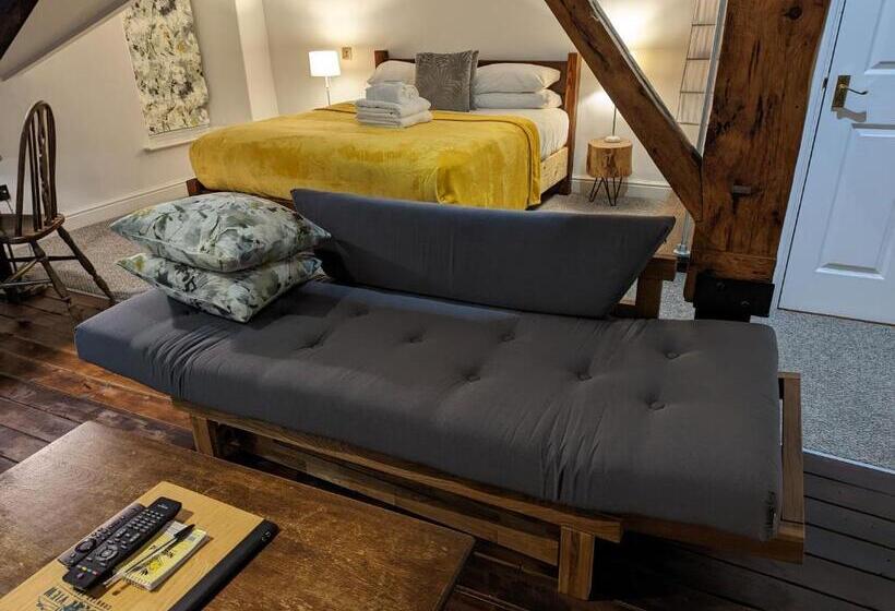 Pensió Lake View Country House