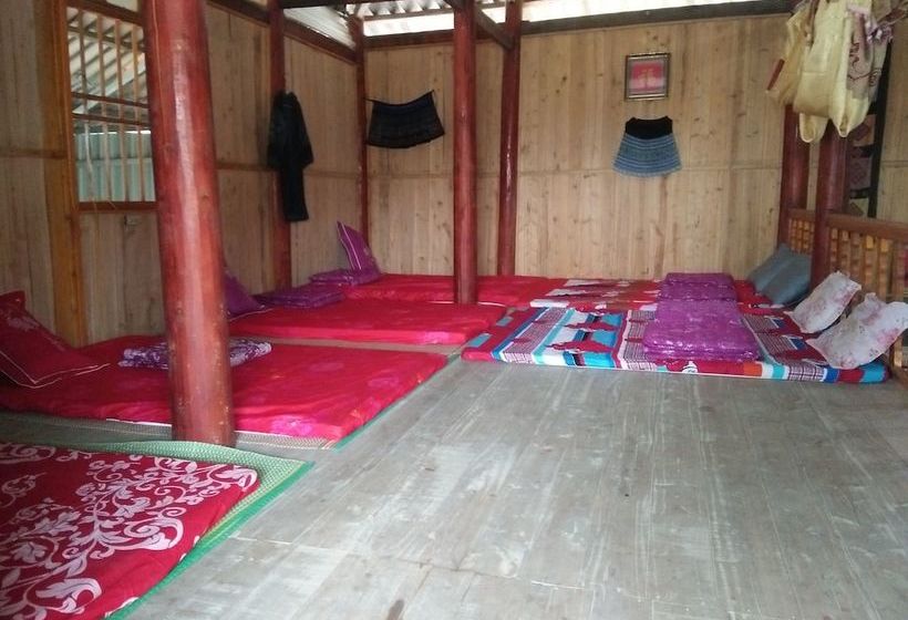 A De Homestay Hostel