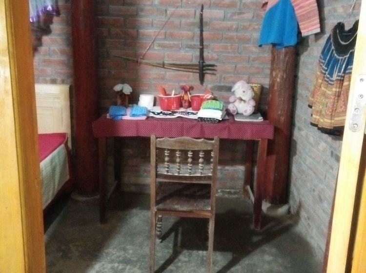 A De Homestay Hostel