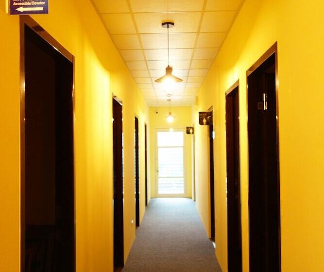 Douzi Stay Near Metro Hostel