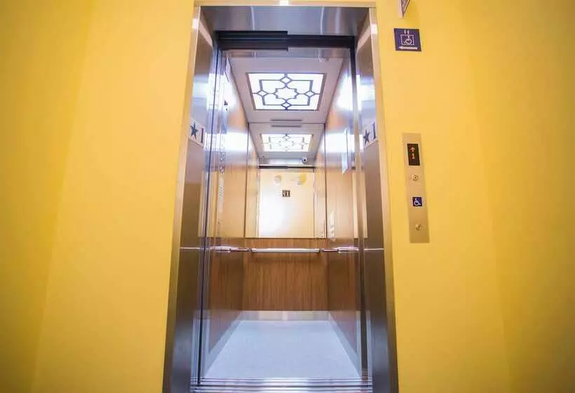 Douzi Stay Near Metro   Hostel