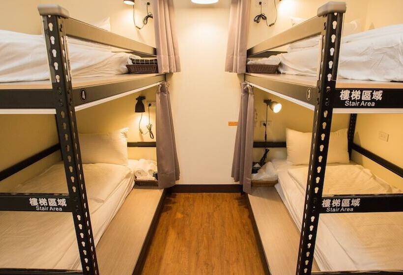 Douzi Stay Near Metro Hostel