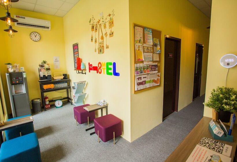 Douzi Stay Near Metro Hostel