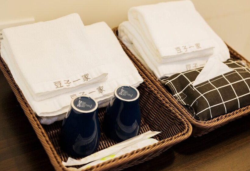 Douzi Stay Near Metro Hostel