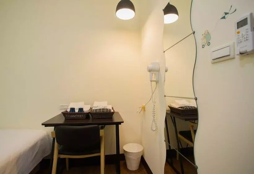 Douzi Stay Near Metro   Hostel