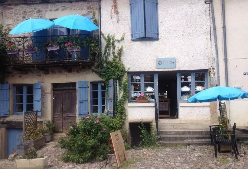 ベッドアンドブレックファースト Elelta Chambres D'hôtes
