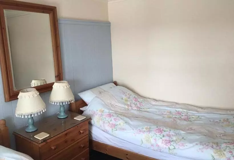 ベッドアンドブレックファースト Vine Cottage